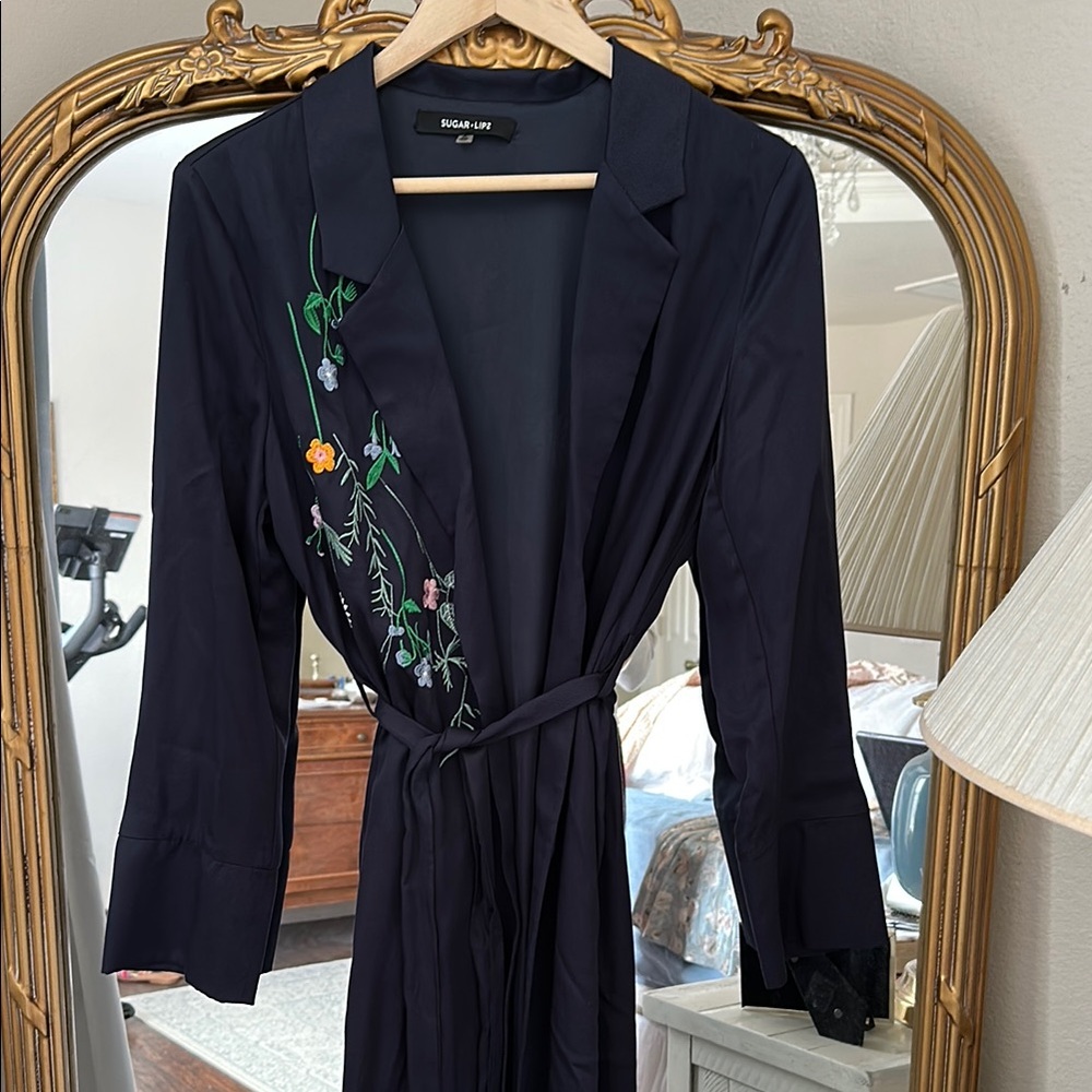 Floral Embroidered navy trenchcoat - Picture 2 of 7